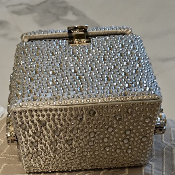 Crossbody Bag (SILVER)(NWT) - Picture 5 of 7